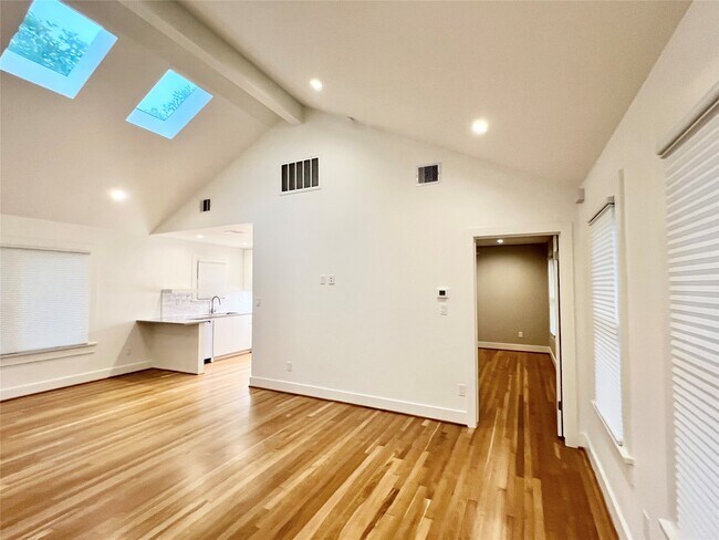 Building Photo - 1419 Branard St