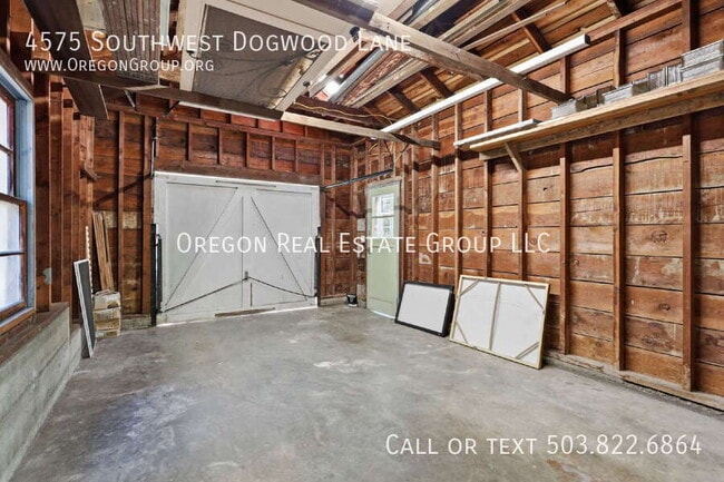 Building Photo - 4575 SW Dogwood Ln