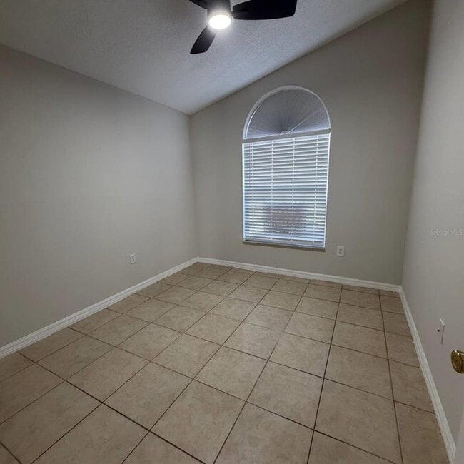 Building Photo - 535 Rollins Dr