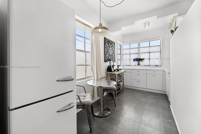 Building Photo - 1005 Meridian Ave