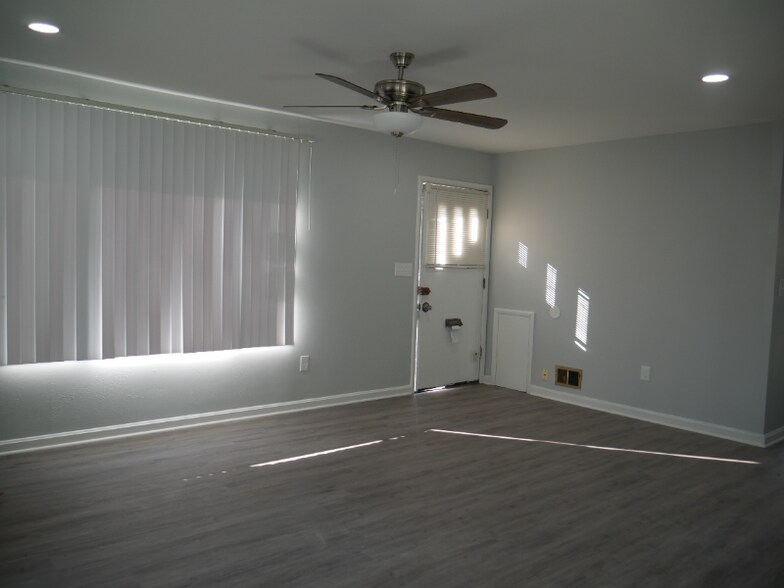 Primary Photo - 2312 Wintergreen Ave