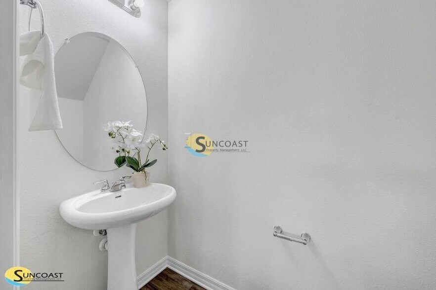 Building Photo - 3821 SW 43rd Ct