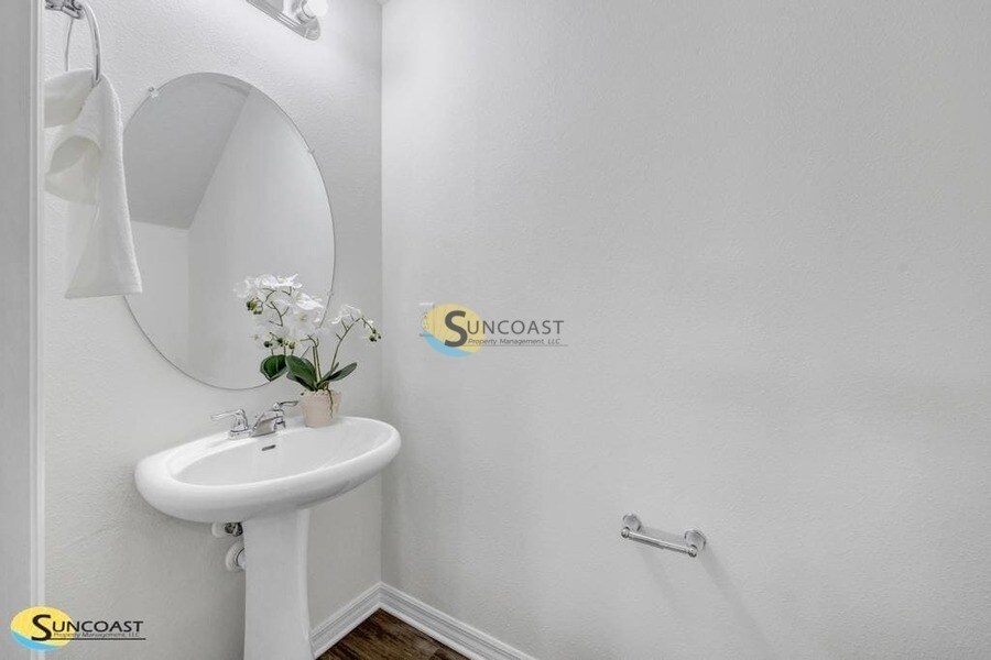 Building Photo - 3821 SW 43rd Ct