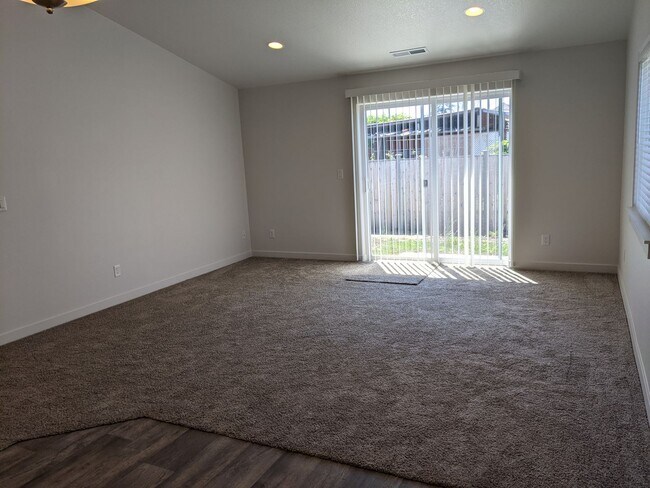 Building Photo - Fantastic 3-Bedroom, 2-Bath Home in Springfield