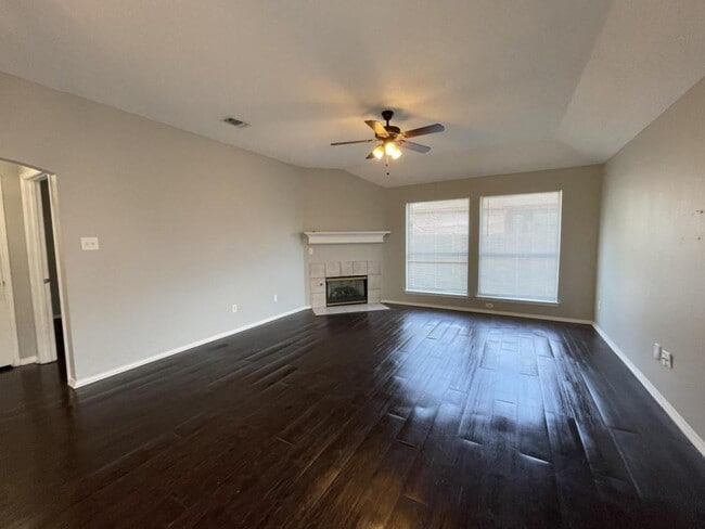 Building Photo - 1507 Parrot Ct