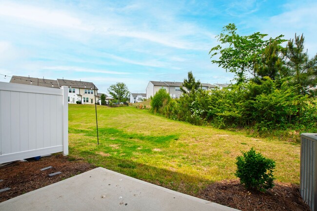Building Photo - Spacious 3-Bedroom Townhome in Durham!
