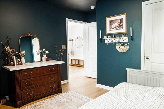 Building Photo - 2880 Sherrills Strm Dr