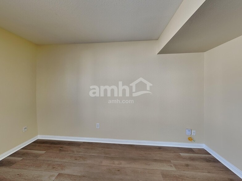 Building Photo - 11534 planewood Ct