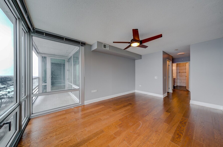 Building Photo - 9655 Woods Dr