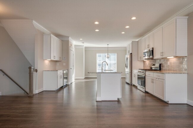 Building Photo - 3BD/3.5BA Immaculate Condo at the Oceanfront!