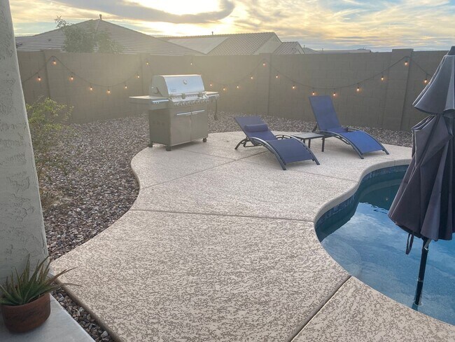 Building Photo - Fully furnished short term rental in Florence w/heated pool and spa