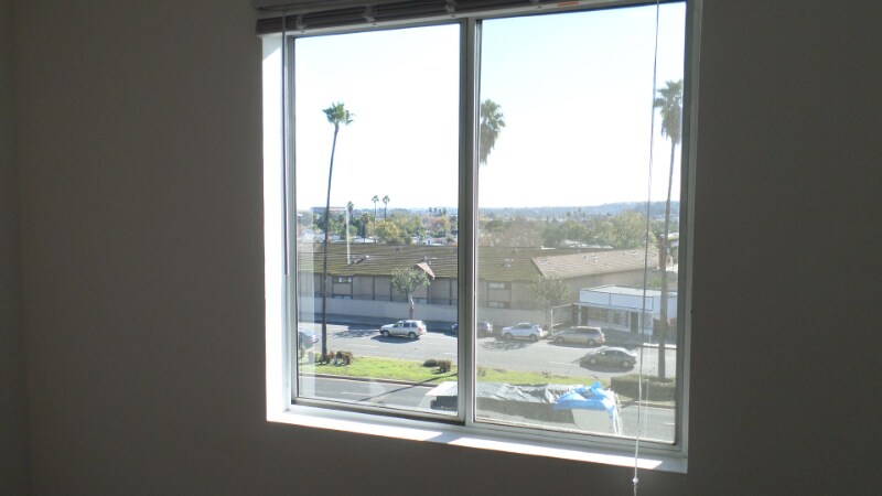 Building Photo - 5271 Huntington Dr N