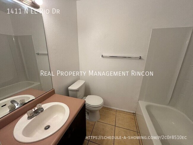 Building Photo - 1411 N El Rio Dr
