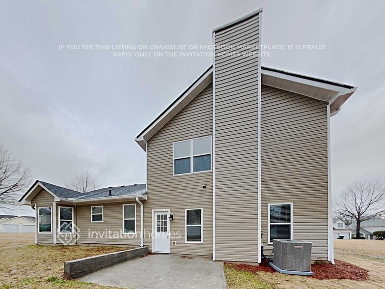 Building Photo - 3913 Arabian Way SW