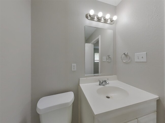 Building Photo - 23110 Newgate Dr