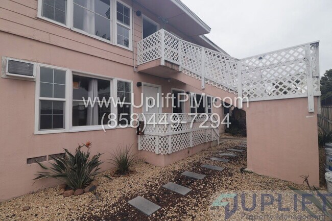 Building Photo - 4827 Castle Ave