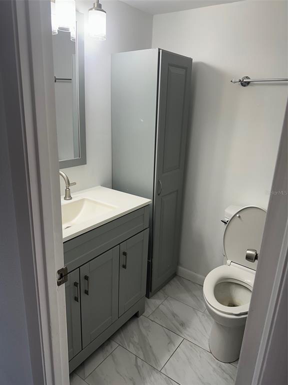 Building Photo - 2700 Cove Cay Dr