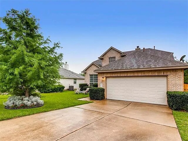 Building Photo - 2221 Speidel Dr