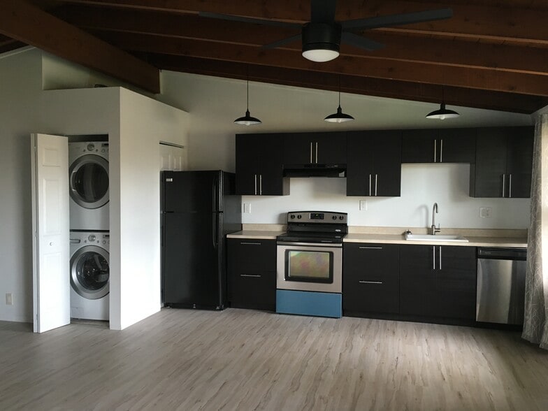 Primary Photo - 1608 Montana St