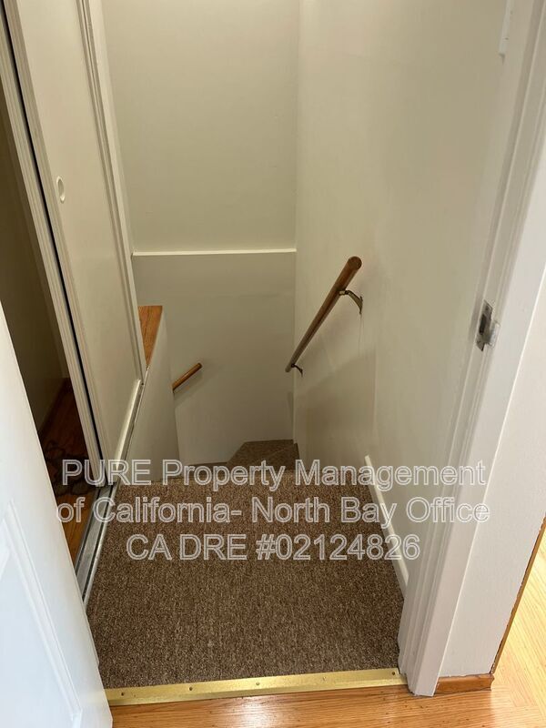 Building Photo - 305 Dellbrook Ave