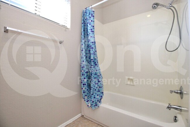 Building Photo - 705 W Queen Creek Rd