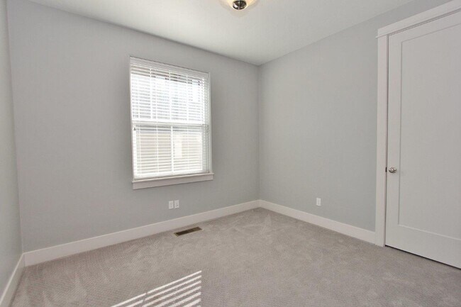 Building Photo - Immaculate Home in Harris Ranch