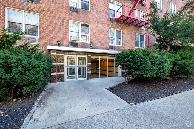 Building Photo - 99-44 62nd Ave