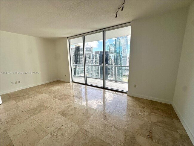 Building Photo - 1060 Brickell Ave