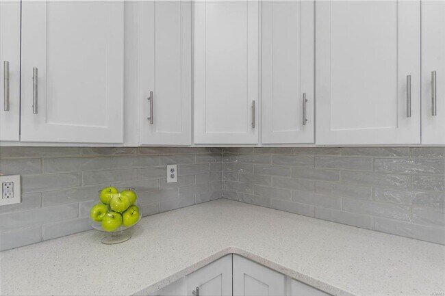 Building Photo - 9300 Greythorne Way