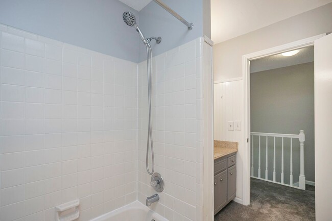 Building Photo - 127 Lakebrink Dr