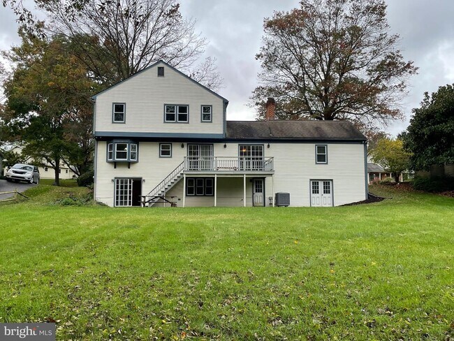 Building Photo - 228 Indian Creek Dr