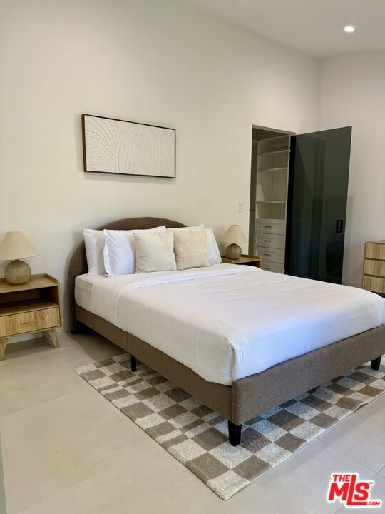 Building Photo - 201 S Bedford Dr