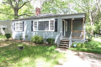Building Photo - New On The Market! 3 Bedroom 1 Bath