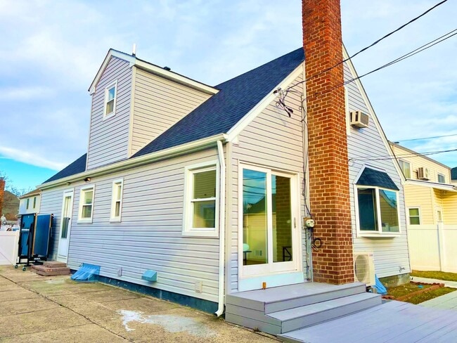 Building Photo - 278 Devonshire Dr