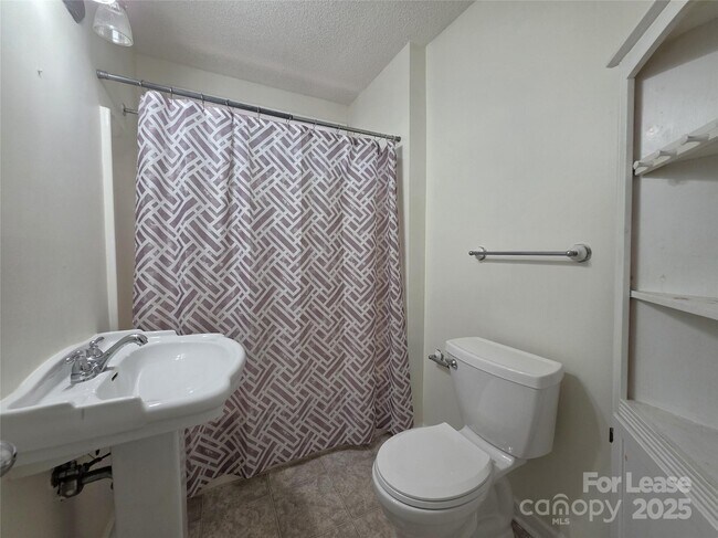 Building Photo - 7106 Spring Creek Ln