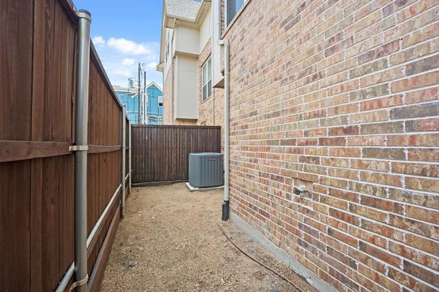 Building Photo - 4113 Emerson Ave