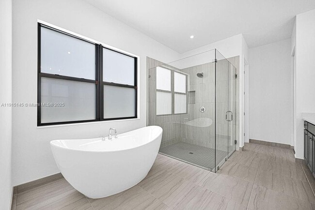 Building Photo - 12413 Solana Bay Cir