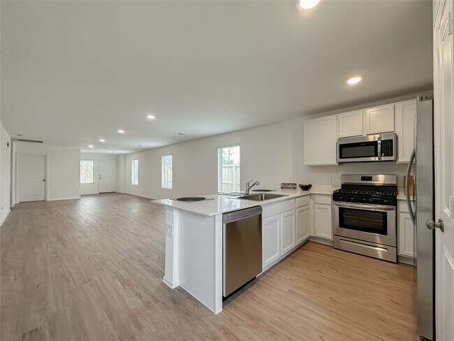 Building Photo - 1495 Las Cuevas Dr