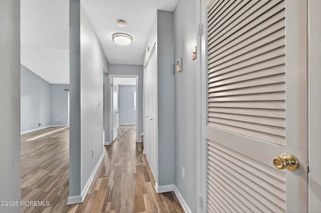 Building Photo - 14 Carol Ct