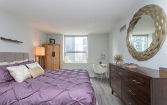 Building Photo - 564 N State St