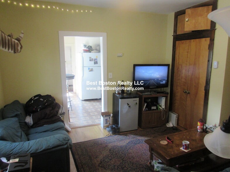 Building Photo - 7 Elmer St