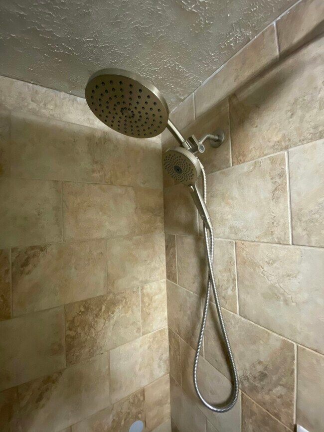 Building Photo - 563 Broad Blvd