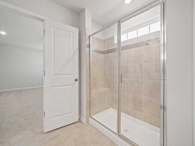 Building Photo - Beautiful Almost New Home with 5 Bedroom & 4.5 Baths