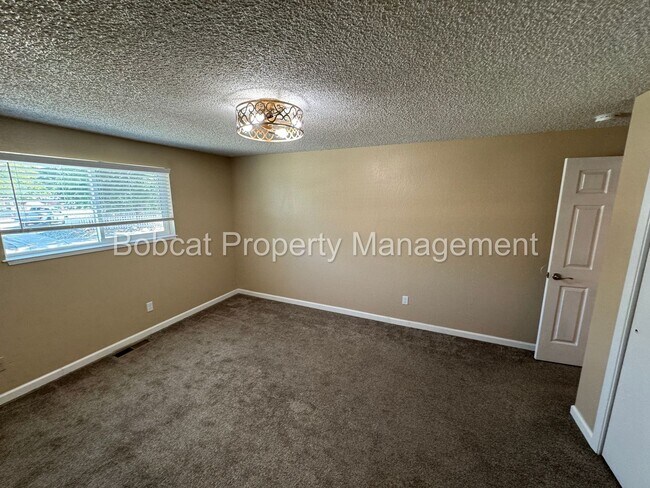 Building Photo - 20 Bodie Dr