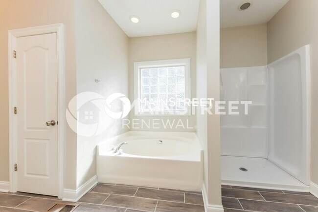 Building Photo - 110 Arborwood Way