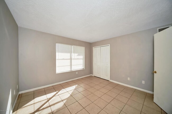 Building Photo - 1914 Agora Cir SE