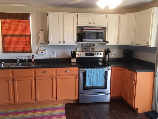 Building Photo - Charming 2BR Cottage on Lake in Niles