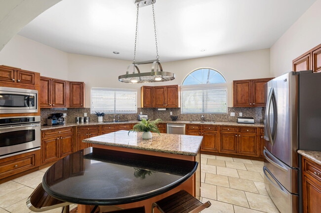 Building Photo - 72511 Theodora Ln