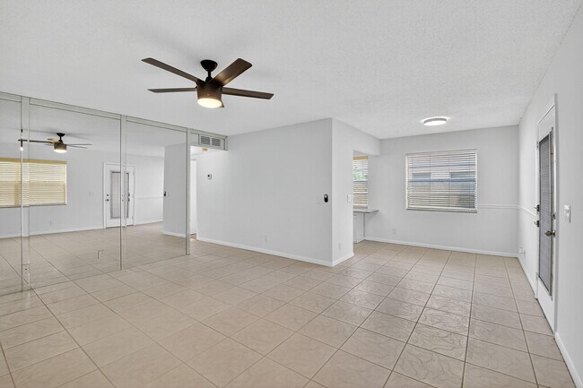 Building Photo - 341 Capri H