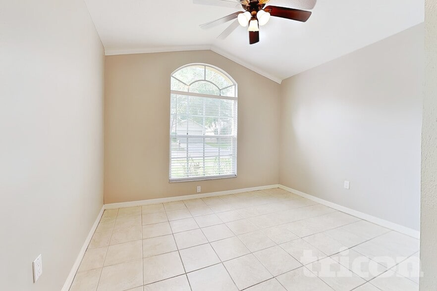 Building Photo - 2517 Clareside Dr